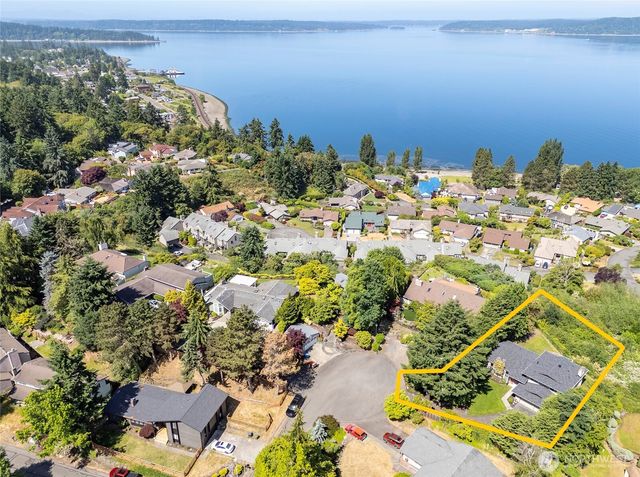 96 Kim Court, Steilacoom, WA 98388