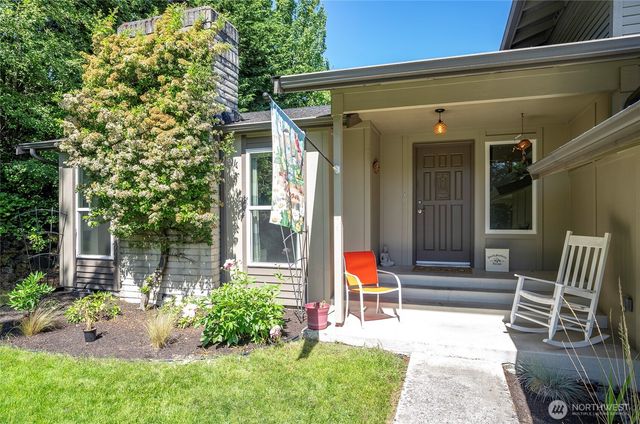96 Kim Court, Steilacoom, WA 98388