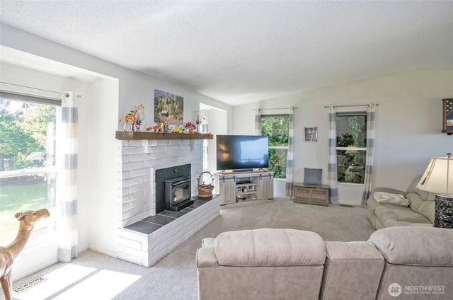 96 Kim Court, Steilacoom, WA 98388