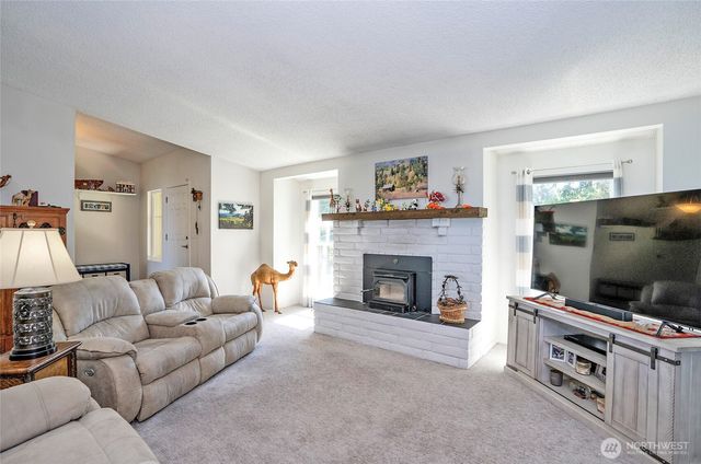 96 Kim Court, Steilacoom, WA 98388