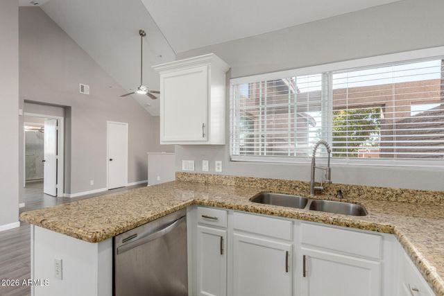 1633 E LAKESIDE Drive 67, Gilbert, AZ 85234