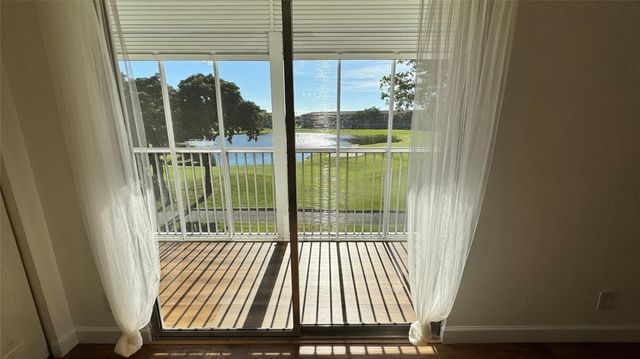 300 SW 134TH WY 304E, Pembroke Pines, FL 33027