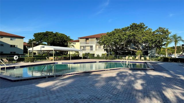 300 SW 134TH WY 304E, Pembroke Pines, FL 33027