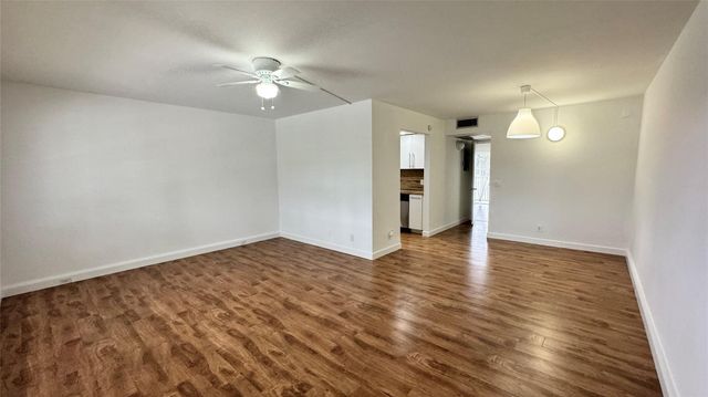 300 SW 134TH WY 304E, Pembroke Pines, FL 33027