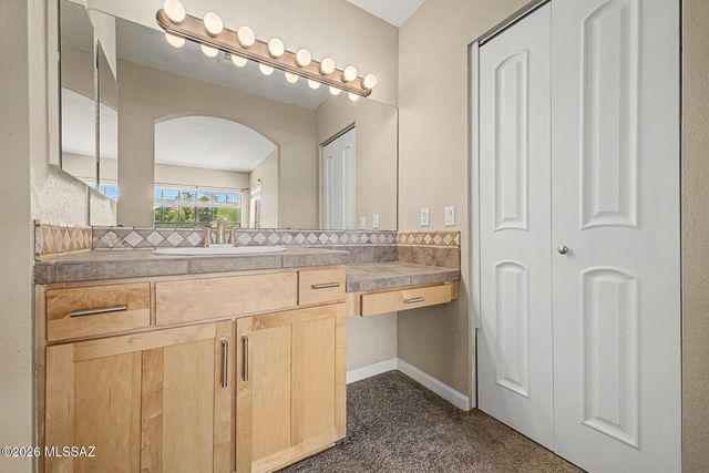 6415 N Tierra de las Catalinas Apt 38, Tucson, AZ 85718
