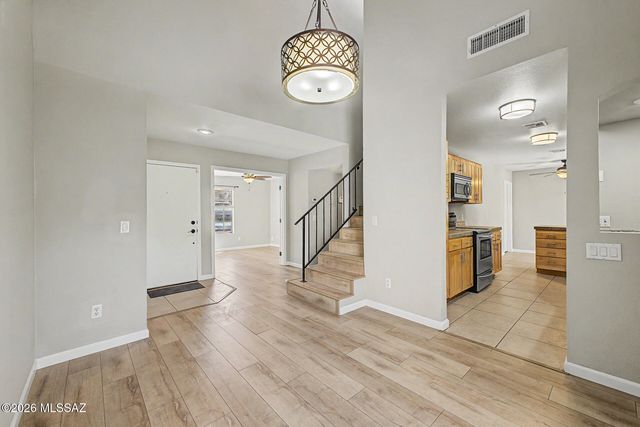 6415 N Tierra de las Catalinas Apt 38, Tucson, AZ 85718
