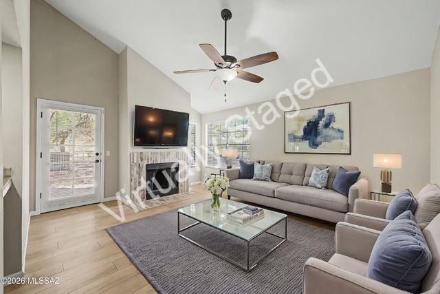 6415 N Tierra de las Catalinas Apt 38, Tucson, AZ 85718