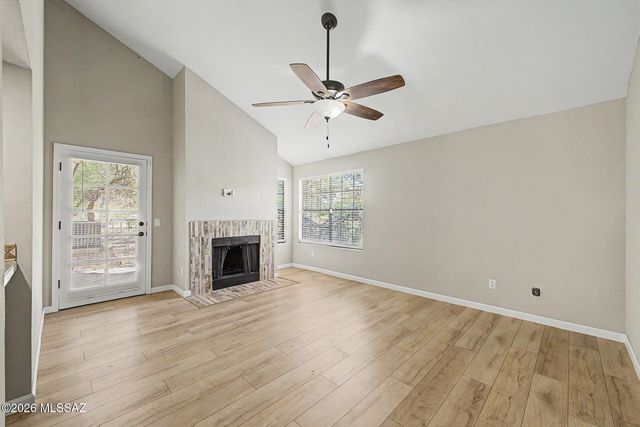 6415 N Tierra de las Catalinas Apt 38, Tucson, AZ 85718