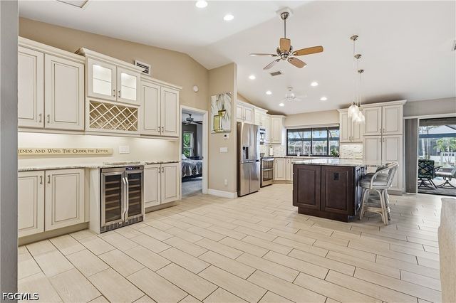 2018 SE 29th ST, Cape Coral, FL 33904