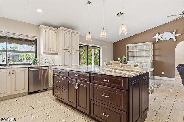 2018 SE 29th ST, Cape Coral, FL 33904