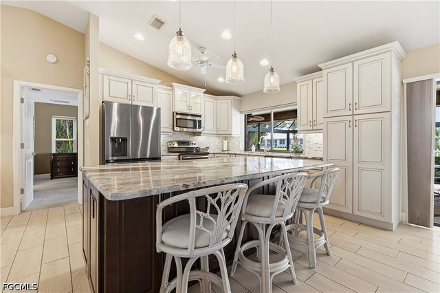 2018 SE 29th ST, Cape Coral, FL 33904