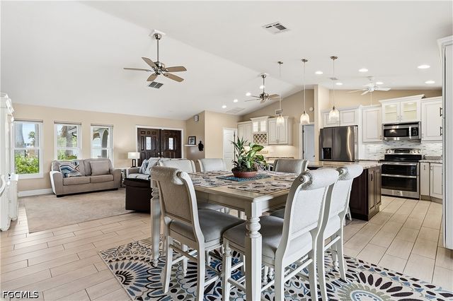 2018 SE 29th ST, Cape Coral, FL 33904