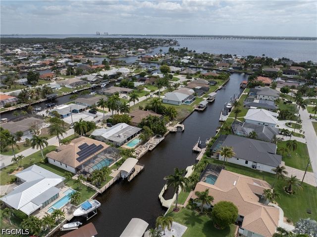 2018 SE 29th ST, Cape Coral, FL 33904