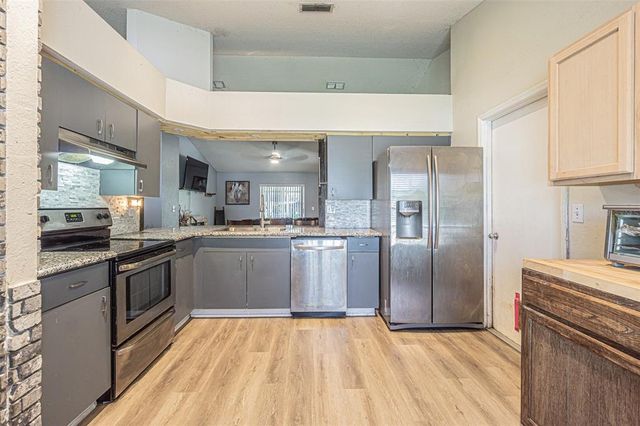 8501 SUNNYDALE LANE, Lakeland, FL 33809