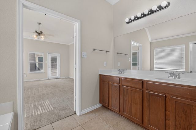 1024 Charleston Lane, Savannah, TX 76227