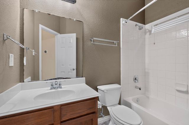 1024 Charleston Lane, Savannah, TX 76227