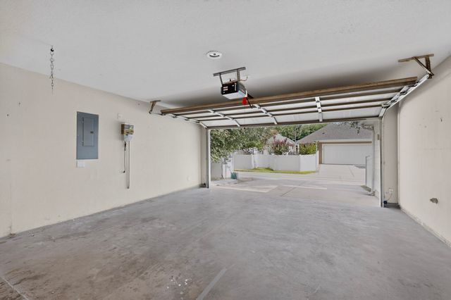 1024 Charleston Lane, Savannah, TX 76227