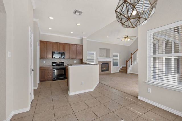 1024 Charleston Lane, Savannah, TX 76227
