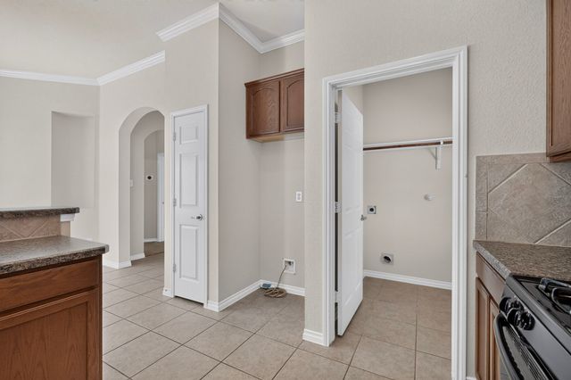 1024 Charleston Lane, Savannah, TX 76227
