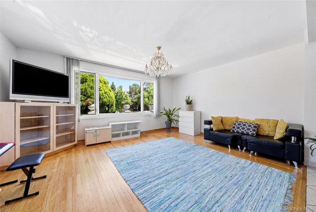 4082 Ocean Avenue, Brooklyn, NY 11235