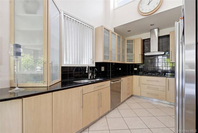 4082 Ocean Avenue, Brooklyn, NY 11235