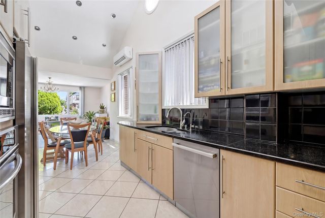 4082 Ocean Avenue, Brooklyn, NY 11235