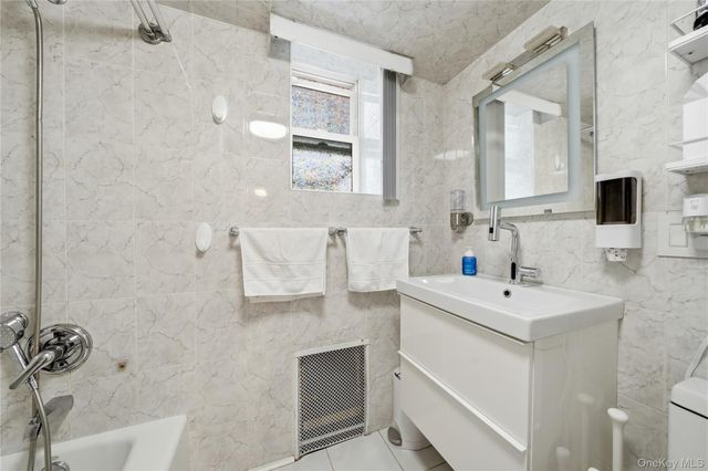 4082 Ocean Avenue, Brooklyn, NY 11235