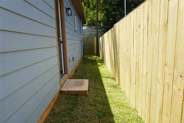 9761 Black Gum, Willis, TX 77318