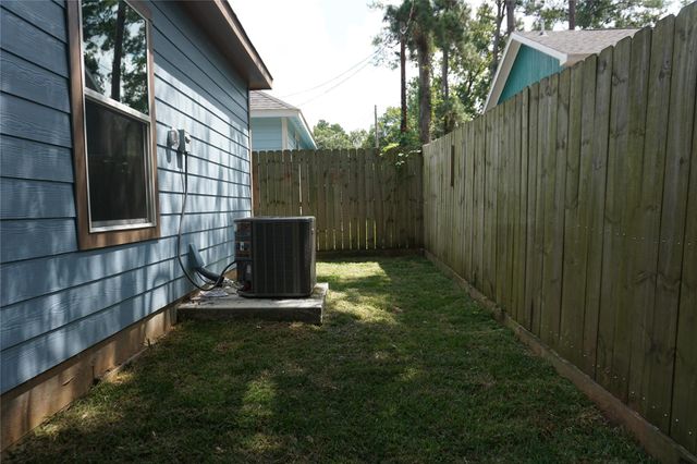 9761 Black Gum, Willis, TX 77318