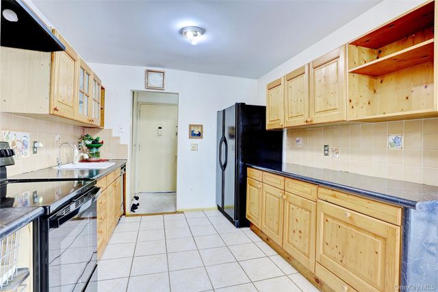 5 Secora Road F7, Spring Valley, NY 10977