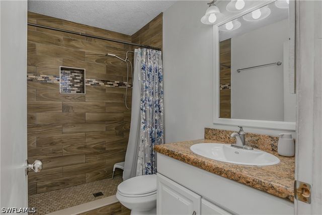 8381 S Haven LN, Fort Myers, FL 33919