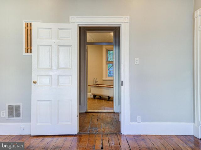 112 FAIRMOUNT AVE, Philadelphia, PA 19123