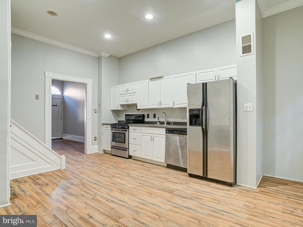 112 FAIRMOUNT AVE, Philadelphia, PA 19123