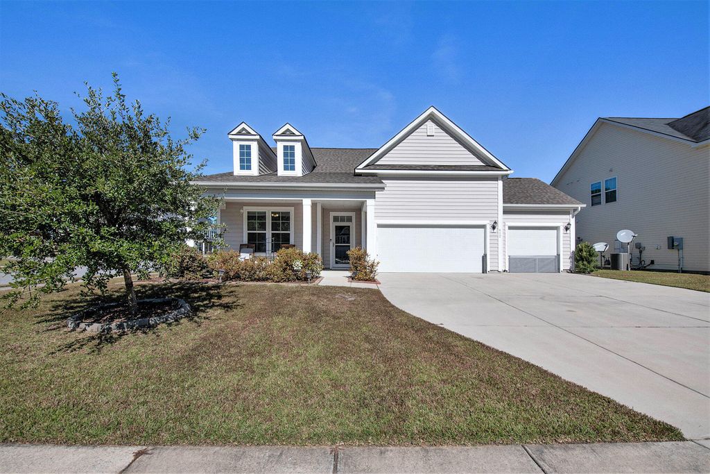 412 Stonefield Circle, Moncks Corner, SC 29461