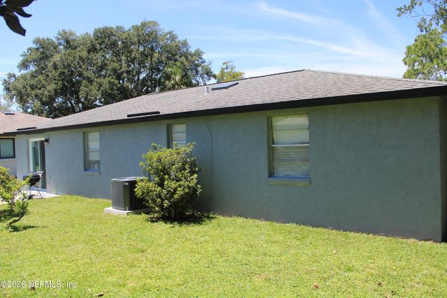 566 CLIPPER SHIP Lane, Atlantic Beach, FL 32233