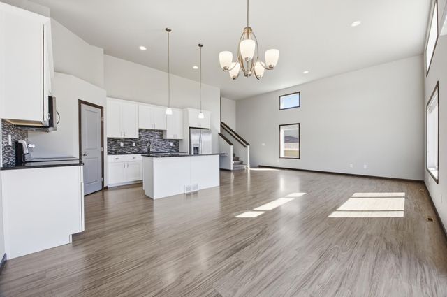 1125 29th Avenue W, West Fargo, ND 58078