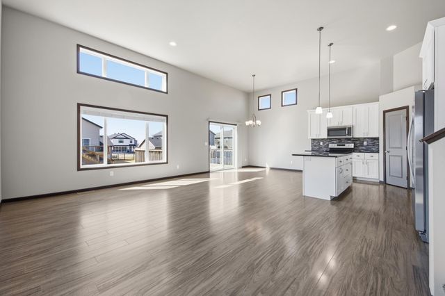 1125 29th Avenue W, West Fargo, ND 58078