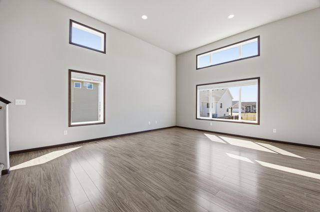 1125 29th Avenue W, West Fargo, ND 58078