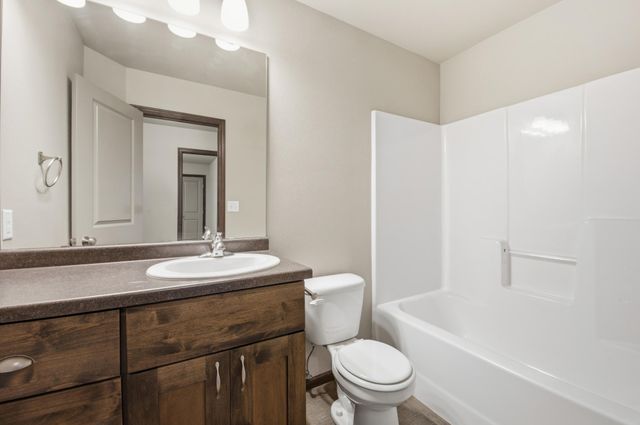 1125 29th Avenue W, West Fargo, ND 58078