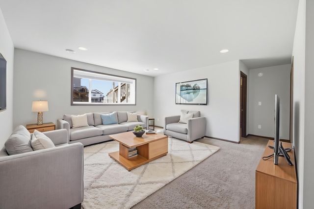 1125 29th Avenue W, West Fargo, ND 58078