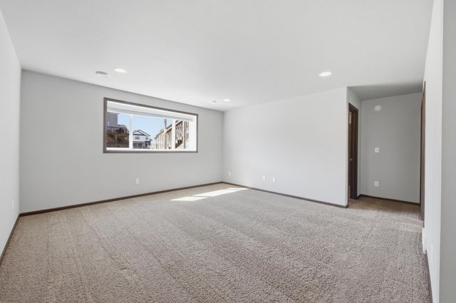 1125 29th Avenue W, West Fargo, ND 58078