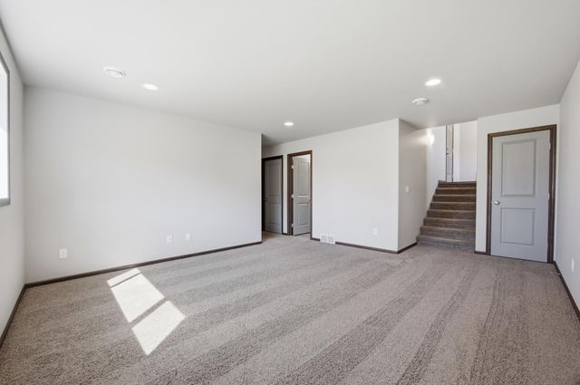 1125 29th Avenue W, West Fargo, ND 58078