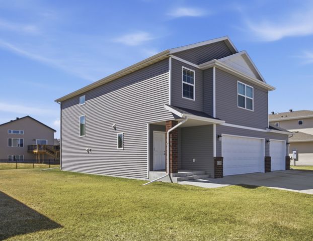 1125 29th Avenue W, West Fargo, ND 58078