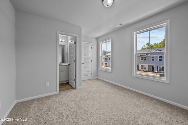 175 Buckhorn Avenue, Holly Ridge, NC 28445