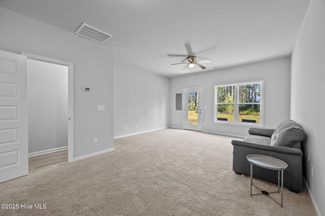 175 Buckhorn Avenue, Holly Ridge, NC 28445