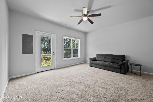 175 Buckhorn Avenue, Holly Ridge, NC 28445