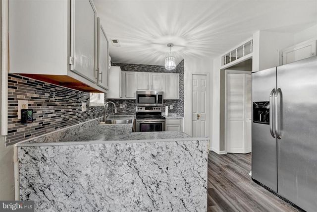 6681 SPRING MILL CIR, Baltimore, MD 21207