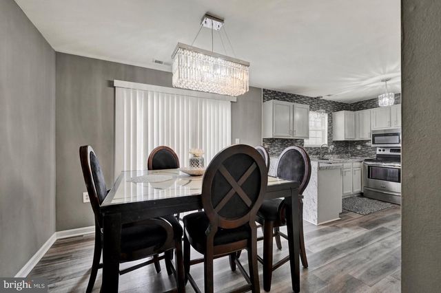 6681 SPRING MILL CIR, Baltimore, MD 21207