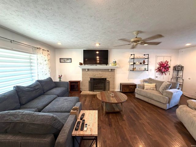 620 E Blue Ridge Drive, Evansville, IN 47714