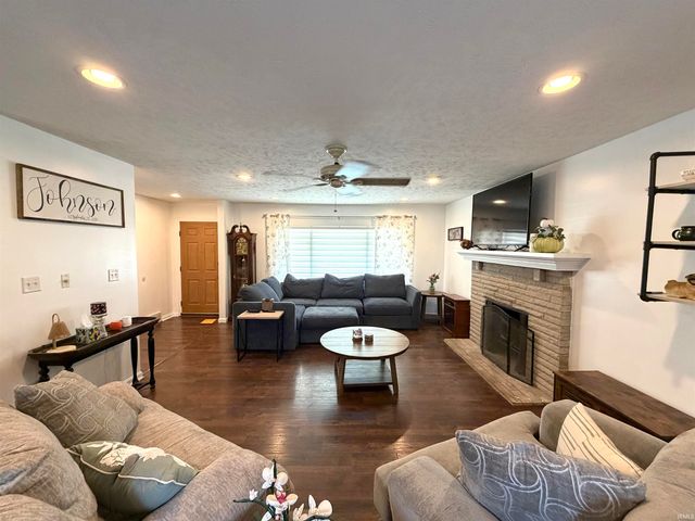 620 E Blue Ridge Drive, Evansville, IN 47714